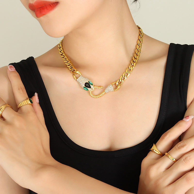 18K Gold Fashion Exquisite Snake Head Design Versatile Necklace