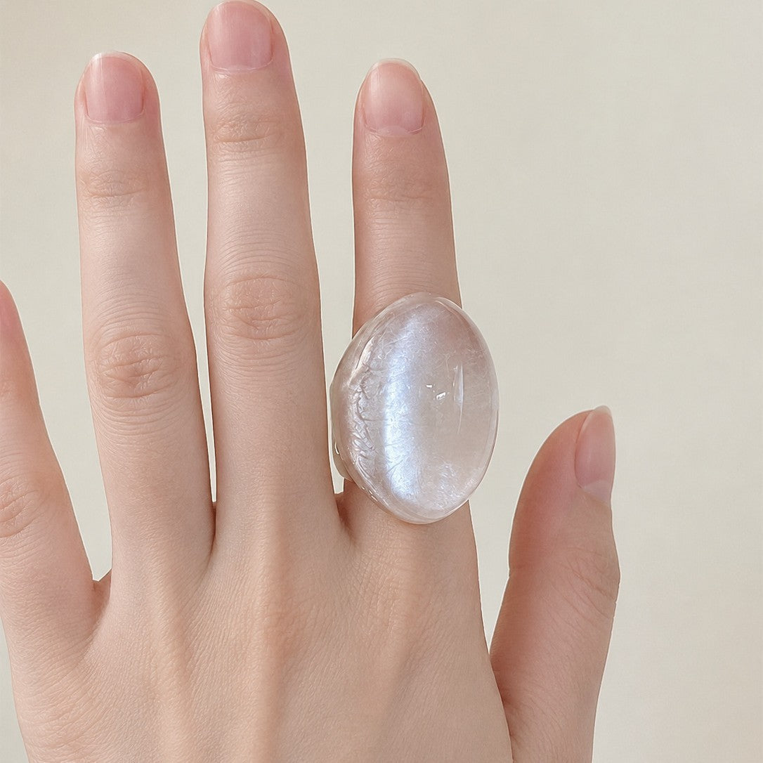 Zhang Oval Transparent Resin Ring