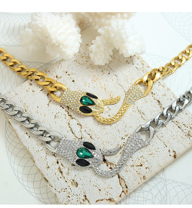 18K Gold Fashion Exquisite Snake Head Design Versatile Necklace