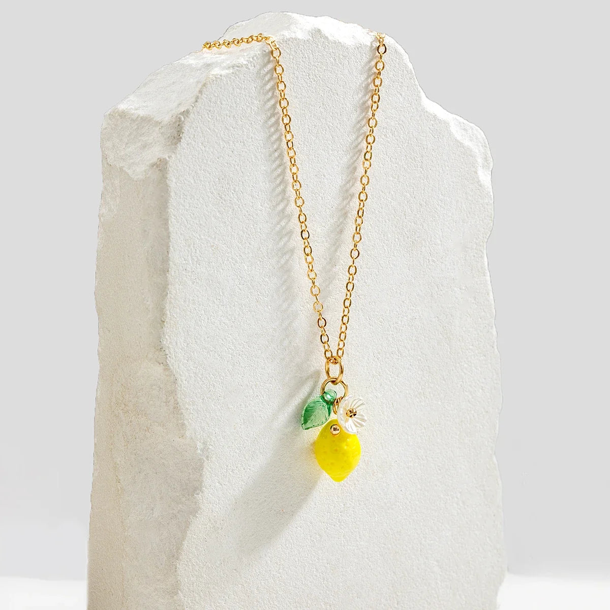 1 exquisite and cute resin lemon flower pendant necklace, simple and versatile, fruit collarbone chain, neck chain