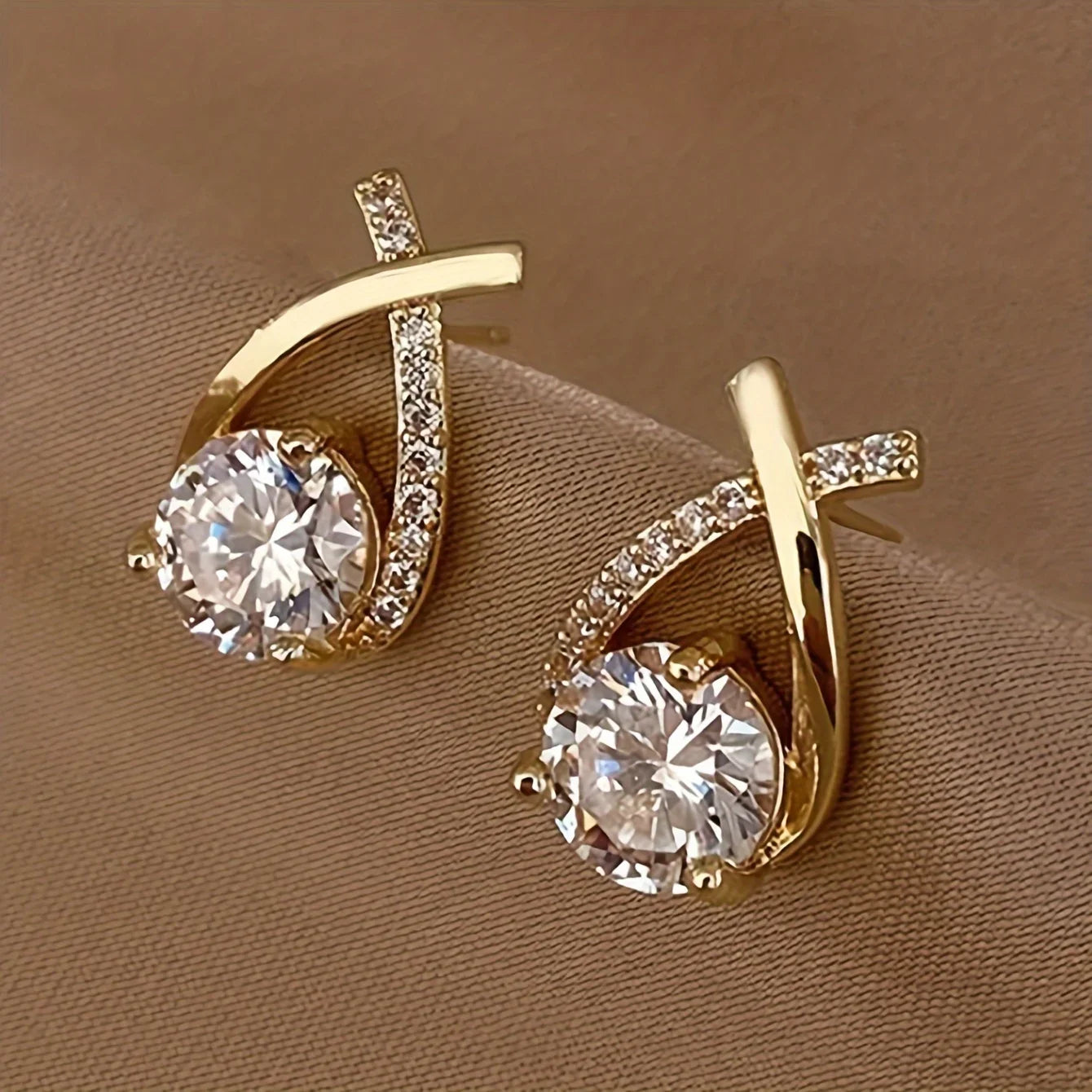 1 pair of luxurious and fashionable twisted S925 silver droplet cube earrings for decoration