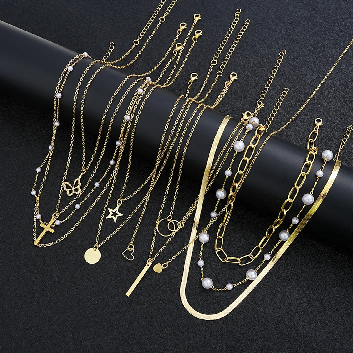 11 Pcs Simple Pearl Choker Necklaces Set for Women Fashion Layered Chain Star Cross Heart Pendant Charms Necklace Jewelry Gifts
