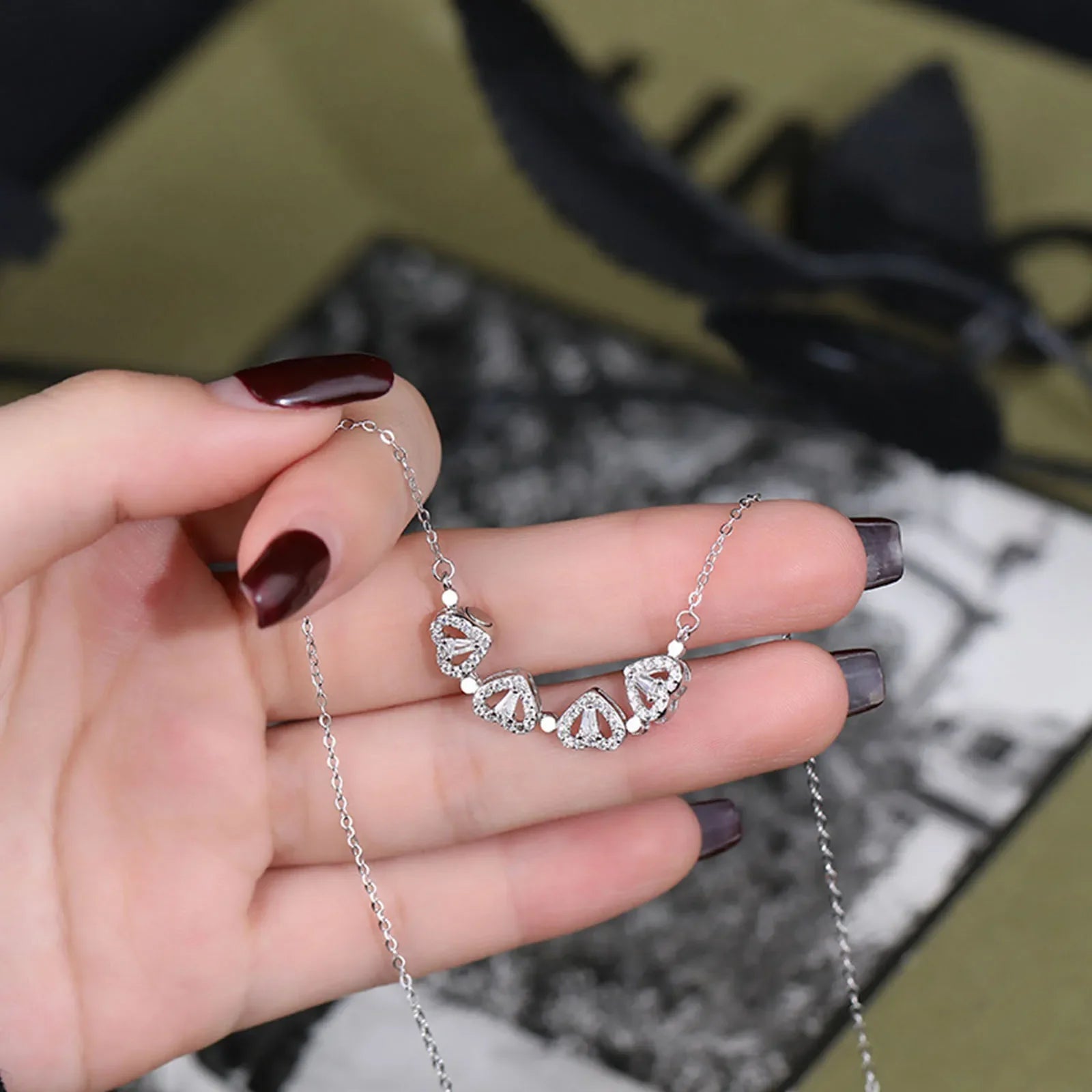 1pc Heart Shaped Four Leaf Clover Pendant Necklace Jewelry Zircon Women Love Clavicle Chain Gifts Openable ChokerJewelry