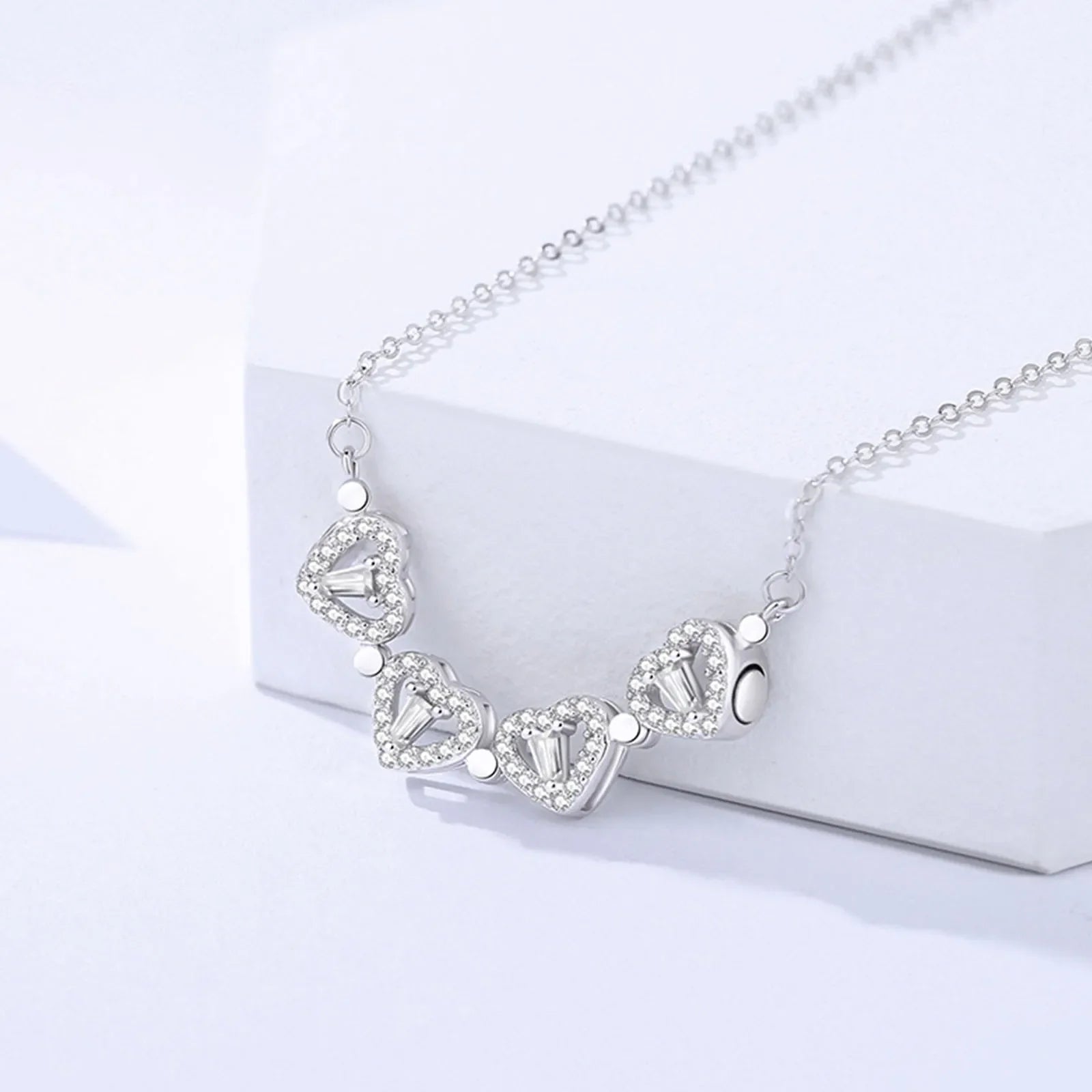 1pc Heart Shaped Four Leaf Clover Pendant Necklace Jewelry Zircon Women Love Clavicle Chain Gifts Openable ChokerJewelry