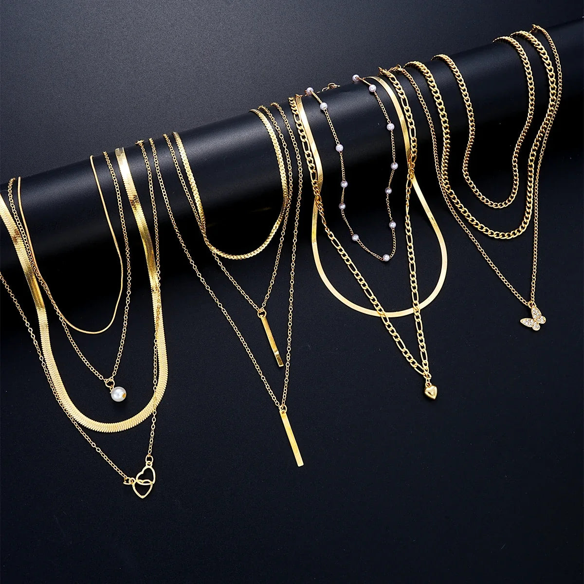 11 Pcs Simple Pearl Choker Necklaces Set for Women Fashion Layered Chain Star Cross Heart Pendant Charms Necklace Jewelry Gifts
