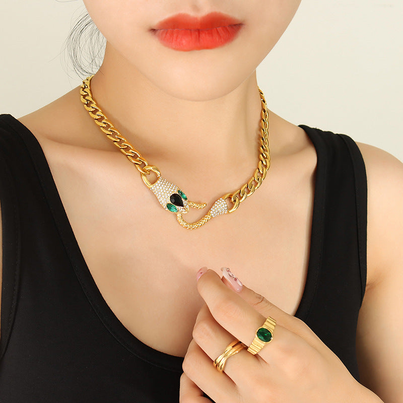 18K Gold Fashion Exquisite Snake Head Design Versatile Necklace